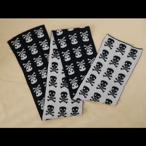 Reversable Black & White XLong Skull Scarf